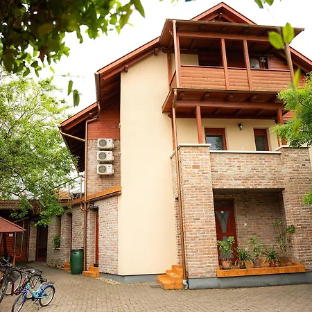 Babilon Gyula Szallas De Luxe Exterior photo